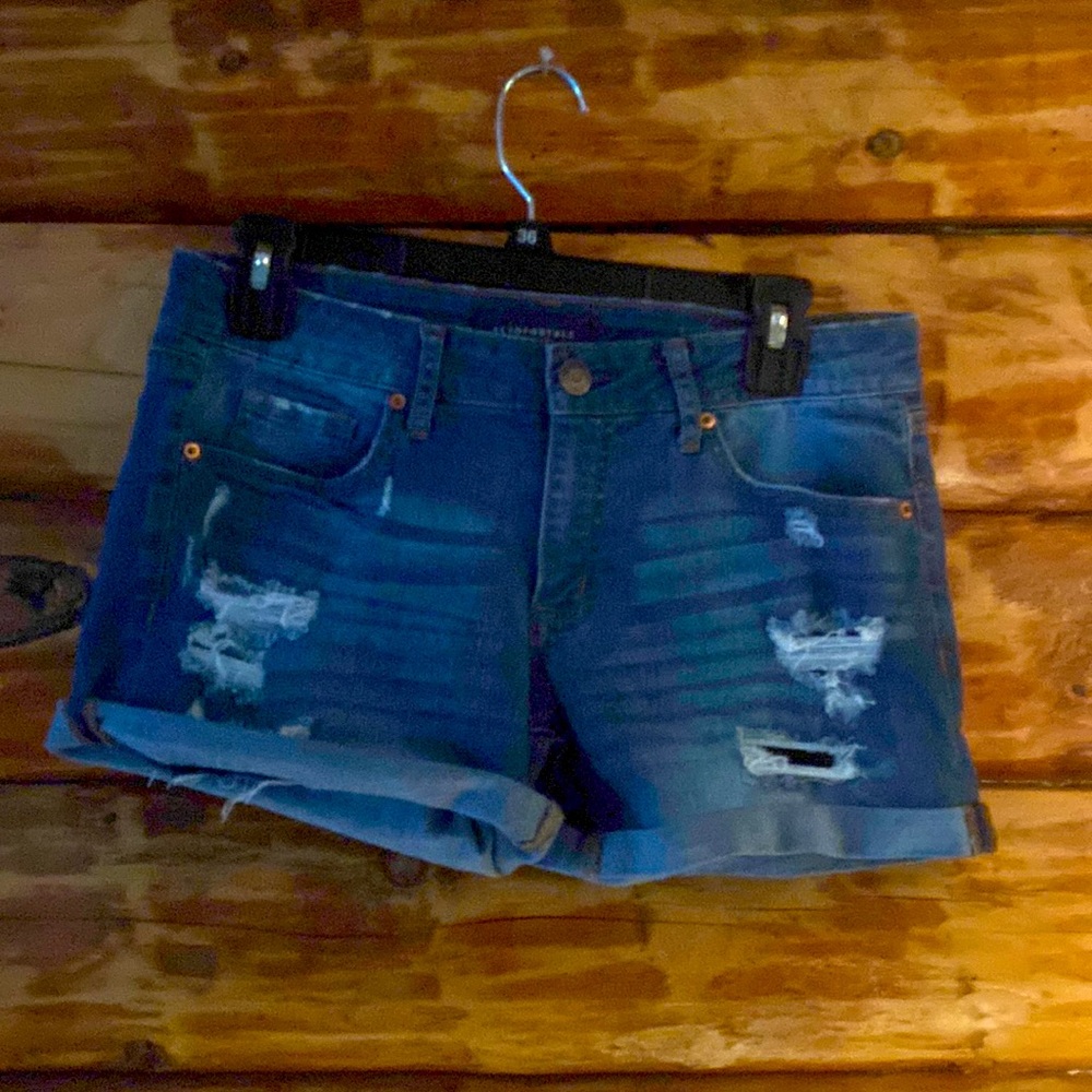Aeropostale size 6 juniors jean shorts
